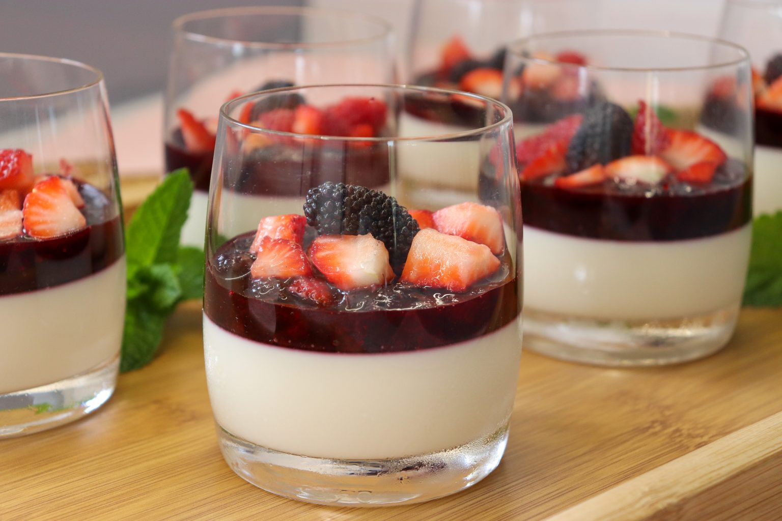 Panna Cotta Com Frutos Vermelhos - Momentos Doces E Salgados