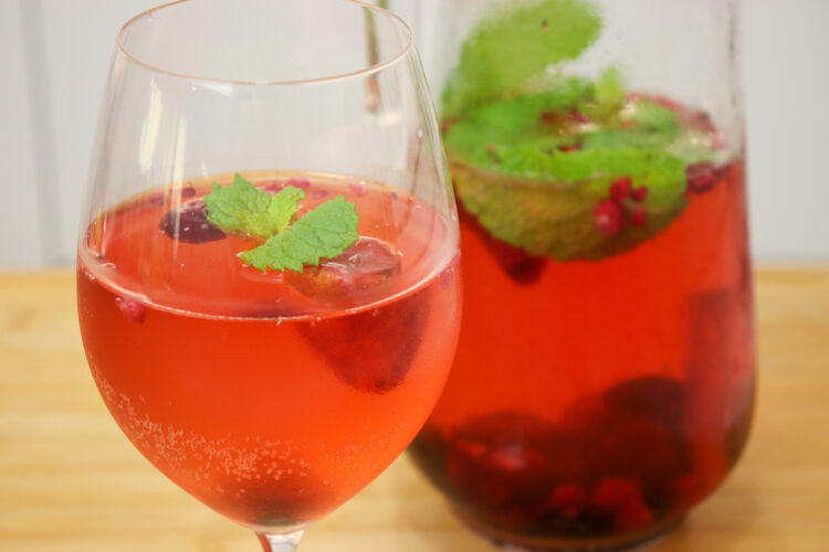 Sangria De Frutos Vermelhos Refrescante Momentos Doces E Salgados Sangria De Frutos Vermelhos Refrescante Momentos Doces E Salgados