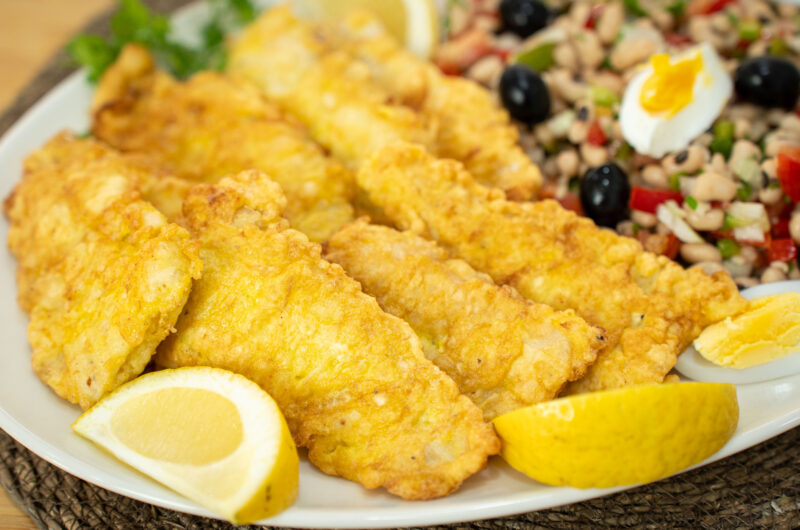 Filetes de Pescada com Salada de Feijão Frade