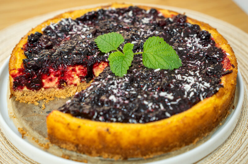 Receita de Cheesecake de Forno com Cobertura de Frutos Vermelhos