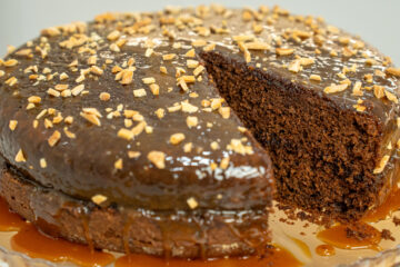 Bolo de Chocolate com Caramelo Salgado Bem Fofo