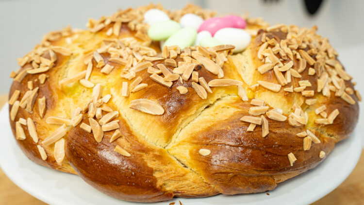 Rosca Doce de Páscoa Fofa e Tradicional