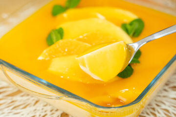 Sobremesa de Iogurte e Gelatina de Manga e Laranja