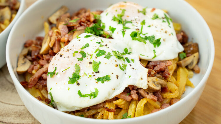 Ovos Rotos com Bacon, Cogumelos e Chouriço
