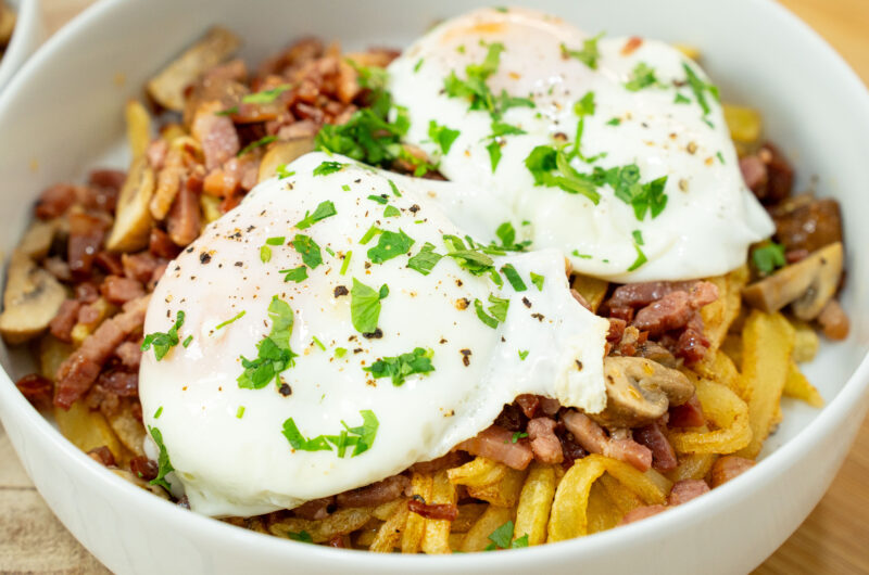 Ovos Rotos com Bacon, Cogumelos e Chouriço
