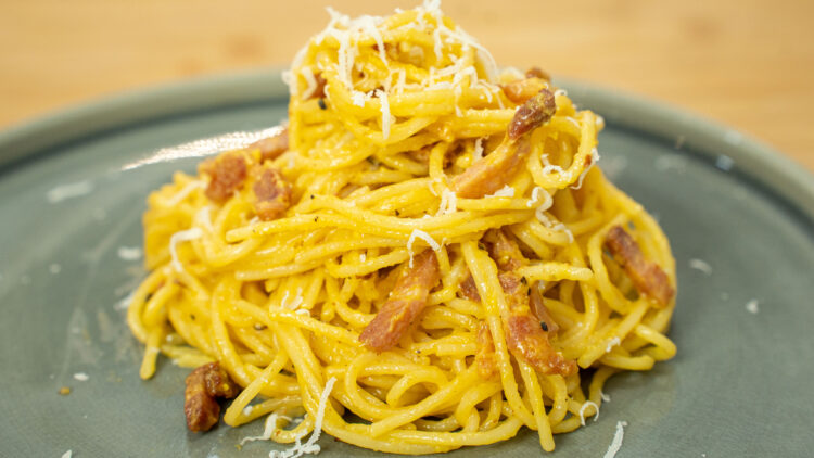 Esparguete à Carbonara Sem Natas
