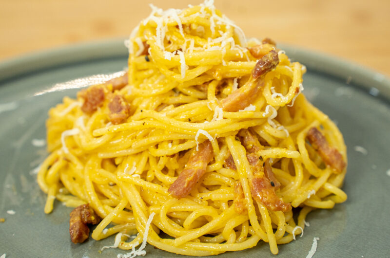 Esparguete à Carbonara Sem Natas (Cremosa e Fácil)
