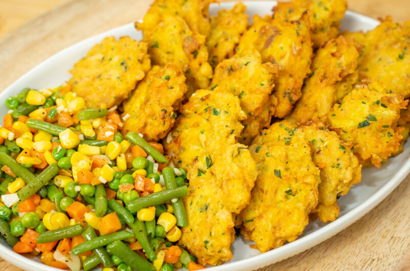 Pataniscas de Bacalhau e Grão com Legumes: Uma Receita Económica e Deliciosa