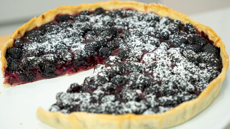 Tarte de Amoras Caseira: A Sobremesa de Verão Fresca e Cremosa