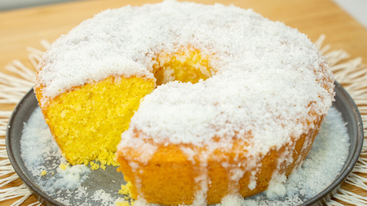 Bolo de Coco e Iogurte Húmido: A Receita Caseira que se Derrete na Boca