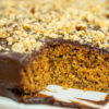 Bolo de Cenoura e Noz com Cobertura de Chocolate: A Receita Perfeita para Partilhar